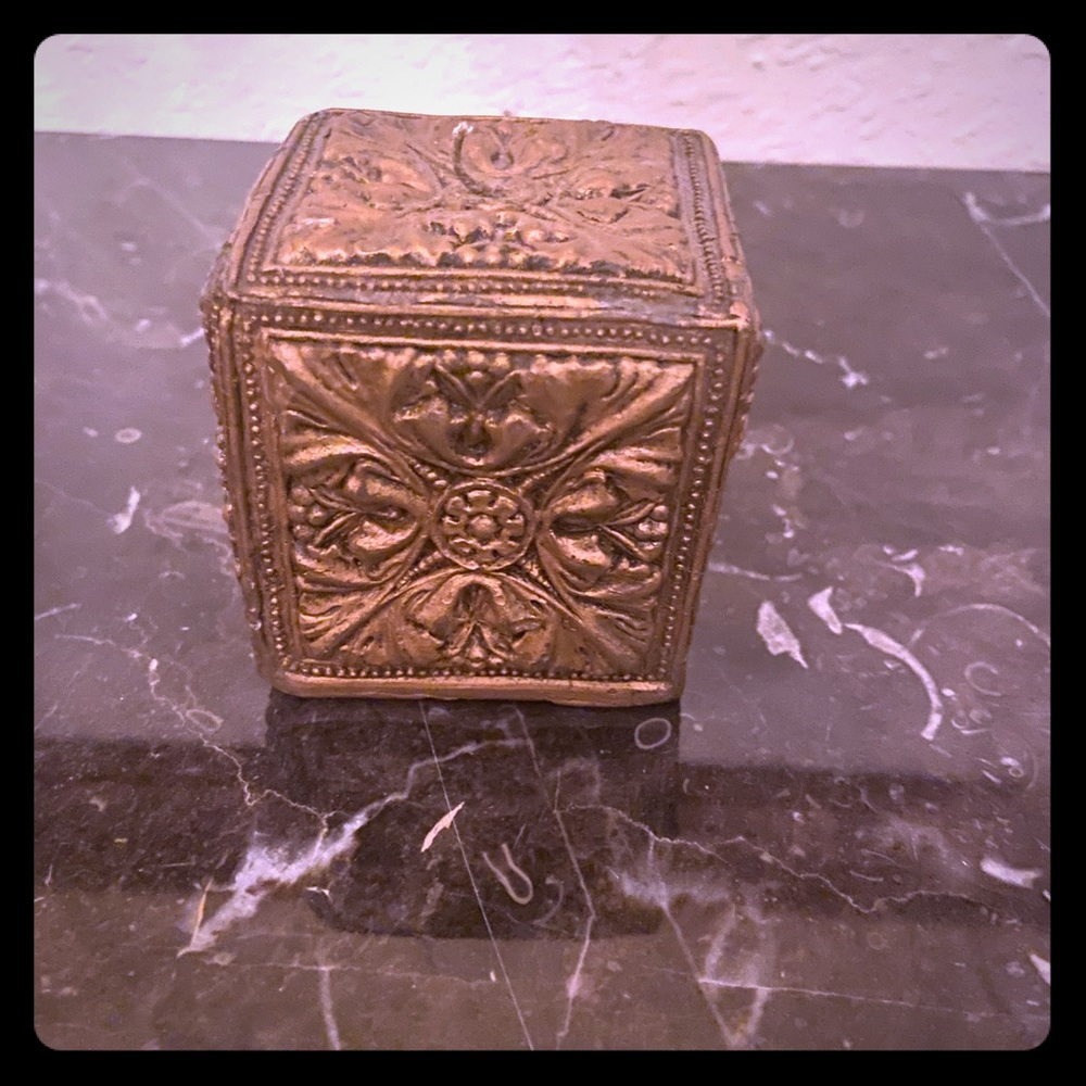 Decorative candle